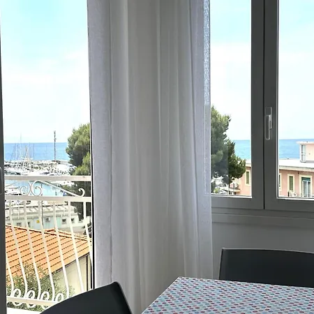 Апартаменты With Sea View And Air Conditioning Andora
