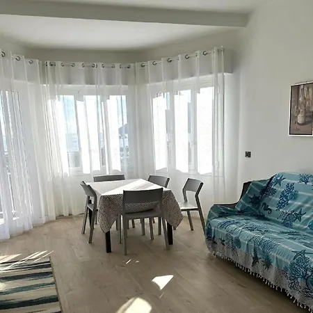 With Sea View And Air Conditioning Апартаменты *