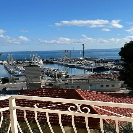With Sea View And Air Conditioning Апартаменты