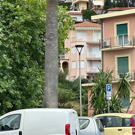 With Sea View And Air Conditioning Апартаменты Andora